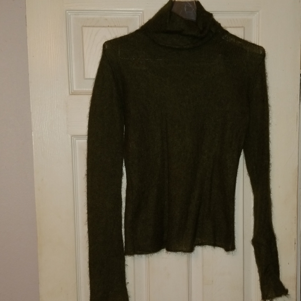 Size S Wool turtle neck sweater